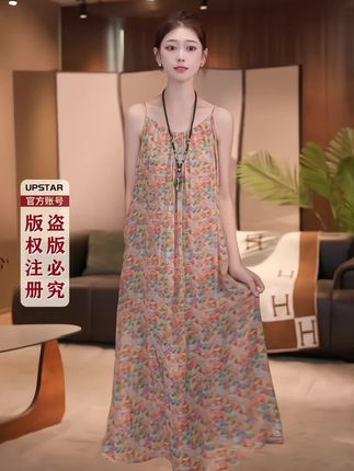 【Linda姐高端线】新款气质慵懒风百搭吊带连衣裙简约大气的设计 轻薄透气 优雅时尚 别犹豫 点赞带走吧 #每日推荐 #穿搭女装 #轻奢风格高级感 #时尚穿搭 #连衣裙