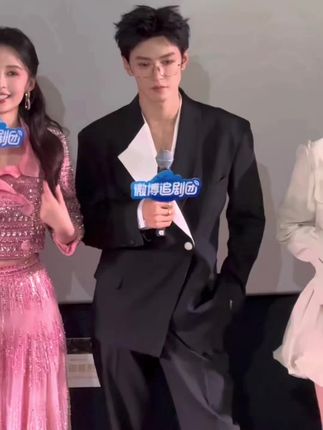 以后就发这么帅的 #陈哲远 #一笑随歌 #凤随歌 #一笑随歌每帧都是好饭