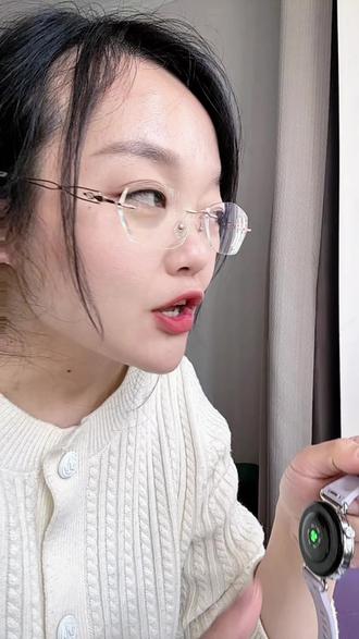 我应该是全网唯一个拧螺丝卸表带的,华为GT6正确的拆卸表带方法,千万不要学我傻了吧唧就给拆开了#华为GT6 #华为智能手表 #华为表带#磁吸表带