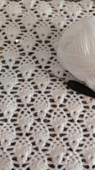 第4集:菠萝花套头衫钩针教程第四集。“前领窝、肩斜减针方法教程”。你是不是在这个春天正缺一件漂亮的菠萝花钩针套头衫,我带你一起钩一件好看的钩针衣服#手工作业我是认真的 #晒出你自己做的小手工