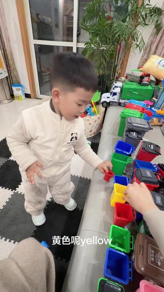 二百五妈➕二百五孩总能等于五百#英语启蒙 #英语口语 #看看你们的娃都在玩什么