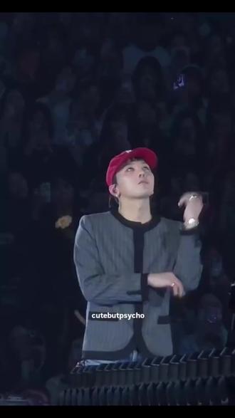 这两个舞蹈竟然是现扒现卖啊
#权志龙#刀马刀马#bigbang#权志龙粉丝见面会 #gd