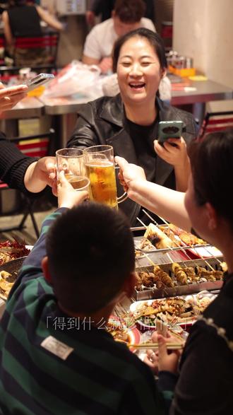 让幸福变得简单的方法很简单,知足常乐就好#徐州烧烤 #小两口烧烤 #徐州旅游攻略 #富国街美食 #抖音美食推荐官