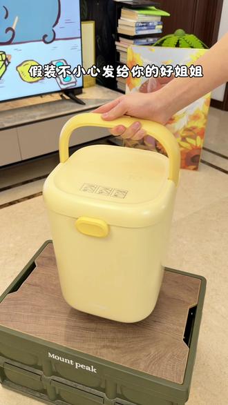 太喜欢蛮果这个双仓储粮桶了!奶呼呼的,避光防潮还锁鲜#萌宠好物 #储粮桶 #萌宠计划