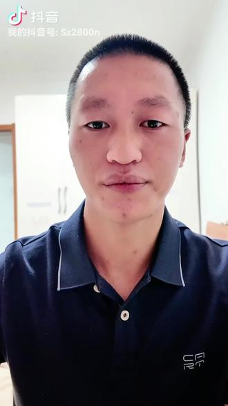 银行卡限额怎么调整? #上热门 #银行卡 #银行卡限额
第一种方式:手机银行自助办理(最便捷) 。登录您所在银行的手机银行APP,通常在“安全中心”、“限额管理”或“支付设置”等模块中可以查询和调整限额。小额调整一般可以即时生效,足不出户就能完成。
第二种方式:拨打客服热线。您可以拨打银行的客服电话,按指引申请限额调整。适合不方便到网点、想快速微调额度的客户。
第三种方式:前往银行网点柜台。如果需要调整的额度较高,或者线上渠道无法满足您的需求,您可以本人携带有效身份证件、银行卡到银行任一网点申请。
