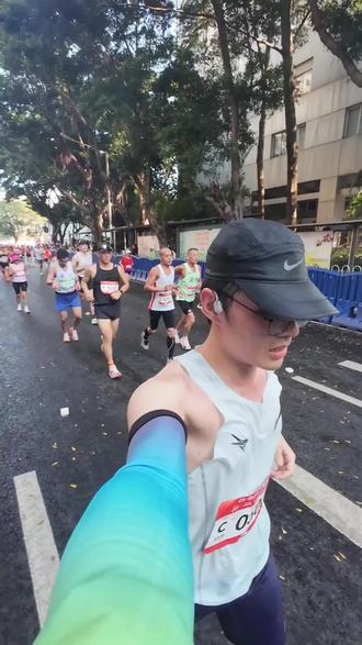 要想比赛不跑崩,27度下午安排耐热训练 之前广州青岛厦门马拉松,一碰到太阳天就跑不动!感觉可能是太不耐热了。听说耐热训练有不少好处,索性安排在平时训练试一试,下午27度。没有全程暴晒,但还是比较辛苦,感觉一周可以安排一次!跑友们都怎么安排耐热训练呀,有没有什么样好妙招,评论区一起分享分享#马拉松 #跑步 #夏训 #耐热训练 #强风吹拂