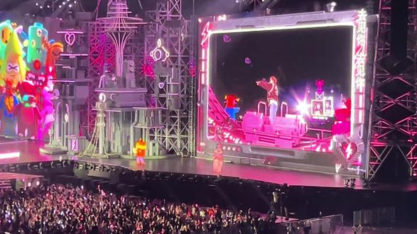 VLOG|广州跨年汪苏泷演唱会vlog|十万伏特收官场
#演唱会现场
#跨年夜
#跨年演唱会
#汪苏泷
#十万伏特