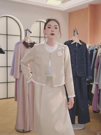 #女装 #高级感穿搭 #谁穿谁好看系列 #半裙搭配 #上热门