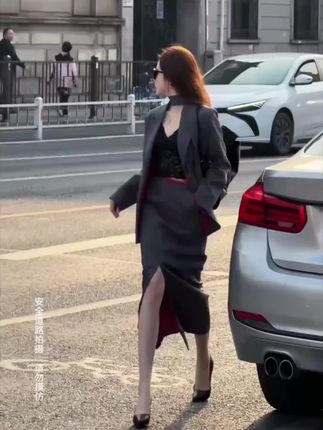 2025春季洋气香风高级时尚气质遮肉套装西装新款半身裙两件套外套#高级感穿搭#简约大气#时尚穿搭#洋气穿搭#气质穿搭