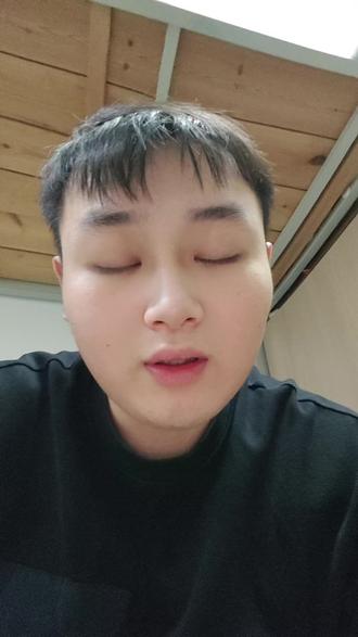 祝福吴悦,这一切都是她努力换来的成果,愿我们都能学习她的精神,不要在意别人的眼光,只有自己清楚自己需要去做什么#吴悦 #随拍 #真实生活分享