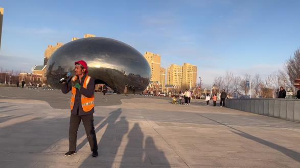 #上热门 #田不肥(农名工)现场演绎#唱的太好听了 #新疆克拉玛依大油泡