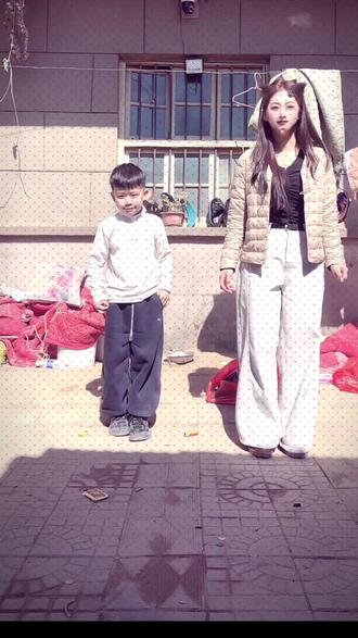 小姨不是故意的哦~👻#快乐时光 #阿萨阿萨 #哈哈哈哈娱乐一下