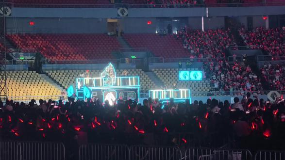 #李荣浩黑马巡回演唱会 南宁站Day1《太坦白》花车巡场,哥就水灵灵地从我面前飘过🤩#李荣浩 #李荣浩南宁演唱会 #李荣浩黑马 #神级现场