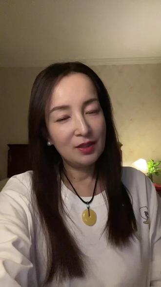 你是1976年的龙吗?1976年的龙沙中土命,虚岁50岁了。这句话写给76的属龙人。龙腾四九自悠然,笑对人生路自宽,好运常随福气在,日日顺心岁岁安。
祝76的属龙人,龙腾四海,前程似锦。#属龙 #属龙的人 #70后 #情感