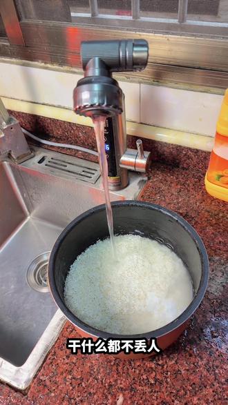 在这个年纪里,干什么都不丢人,丢人的是你什么都不干,与其生气,不去争气,翻脸不如翻身,靠人不如靠己,既然没有天生的好命,就只能拼命。