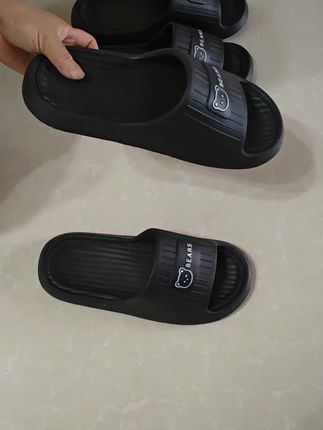 这款红豆一字拖居家拖鞋,软底软面,防滑耐磨,穿上超舒服,绝对是居家必备好物!🏠✨ #创作灵感#红豆拖鞋 #好物推荐 #居家拖鞋#蒙蒙好物