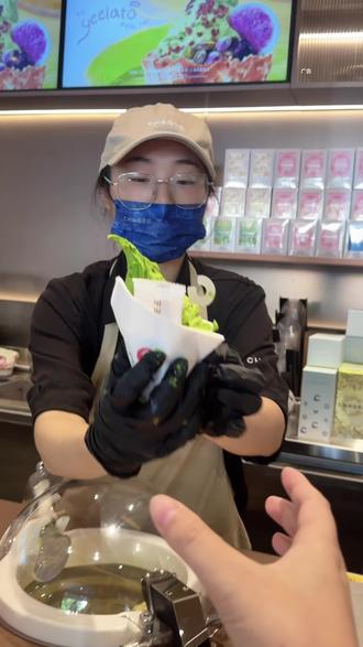‼️我还以为店员弄错了… 结果霸王茶姬Geelato新品真的买一送一!#霸王茶姬Geelato五城首发#霸王茶姬上海#霸王茶姬Geelato上海上线