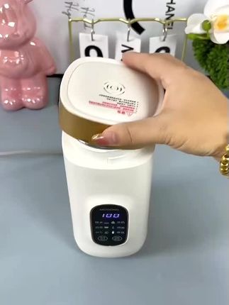 出差途中,这款多功能便携烧水杯是您的理想伴侣,支持多档温度调节,轻松满足泡奶、泡茶等日常需求,必备之选!#出差旅行必备 #便携烧水杯