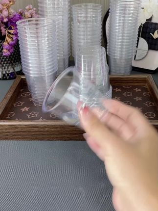 家里来了客人就用这种航空杯。喝杯热茶,喝杯饮料,再也不会软趴趴。加厚加硬食品级材质。像玻璃一样通透。比纸杯高级。#一次性航空杯 #居家好物 #实用好物