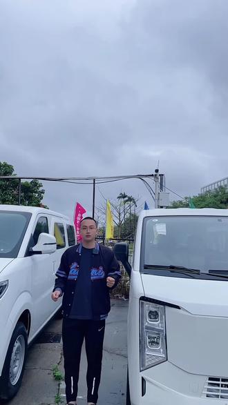 这二款车您会更喜欢哪一款#跨越星光 #吉利v7e