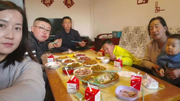 ❤2026新年快乐
新的一年愿生活顺顺利利!
爱我的人及我爱的人健健康康!
马到功成事事顺,春风得意日日新。