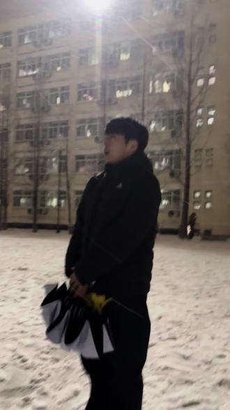 麻烦艾特下我多伦多的老表来听,让他来看2026年河南的第一场雪#drake#说唱 #iceman