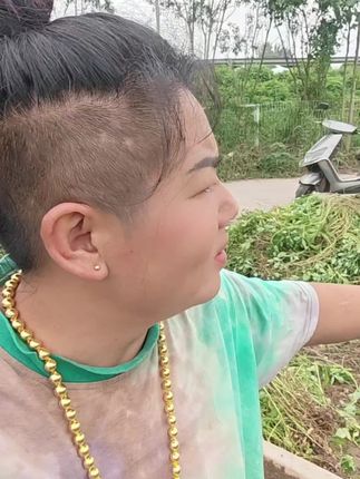 是回来干农活的,不是放假的