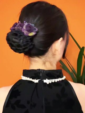 #超适合夏天的发型分享 #夏日清爽发型 #夏天必备的清凉丸子头发型 天气太热就扎这个发型#发饰头饰 #发网