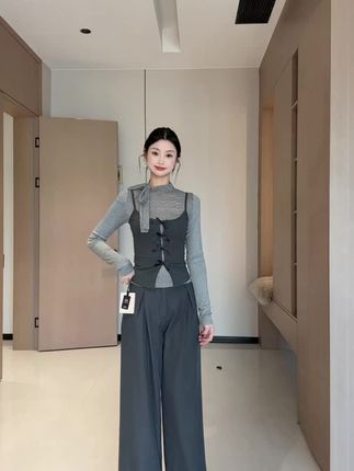 韩系修身型长袖常规款短款T恤+宽松休闲裤灰色高腰裤子#韩系#修身#宽松#休闲