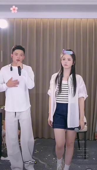 好久不见你开播
想你的心不好说
#直播屏幕录制 #直播截屏分享 #黄金搭档 #抖音小助手dou上热门 @豆豆吃不饱 .【758团队招人】 @高杰⁷¹⁸【玉屏侗乡大舞台】16-17