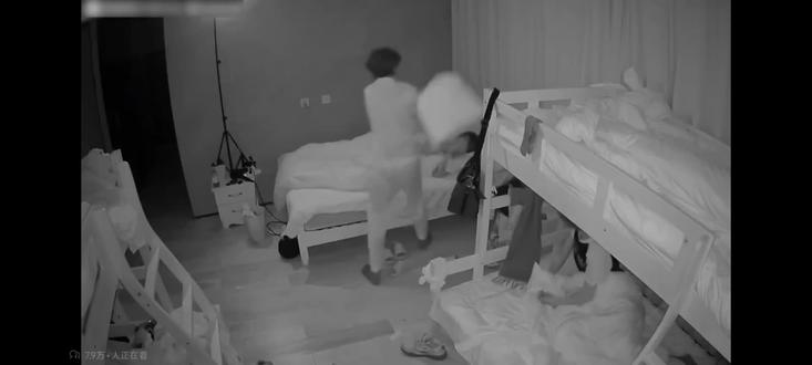 一千年后也没人搞得懂王橹杰大半夜的抽象
橹橹你不是说每次最晚洗澡没人和你聊天吗?
#王橹杰 #TF家族 #抽象