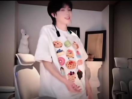 美女加vx吗~@何秋亊 #心动颜艺大赏