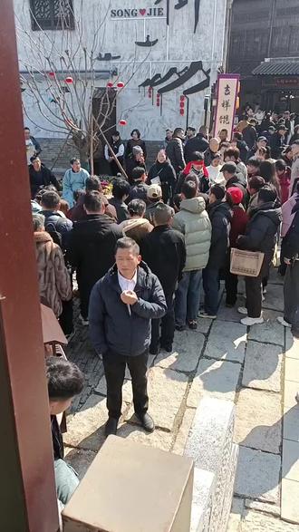 下午3点开封王婆出场江苏盐城大纵湖#人山人海太热闹了