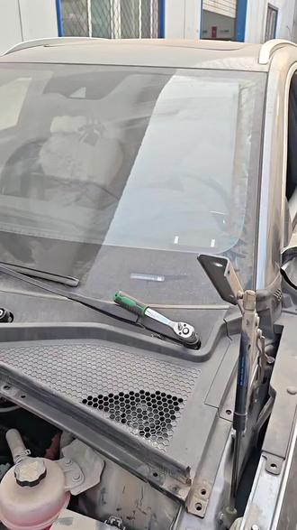 现在好多微损伤更换汽车玻璃,完美主义者可能真的忍不了,话不多说汽车玻璃问题找我就对了#比亚迪#汽车玻璃#汽车玻璃更换#汽车玻璃修复#邯郸福耀