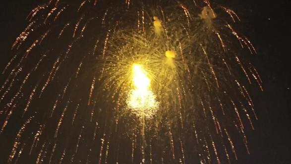 泸州牛逼!国庆见!#烟花🎆 #泸州音乐节
