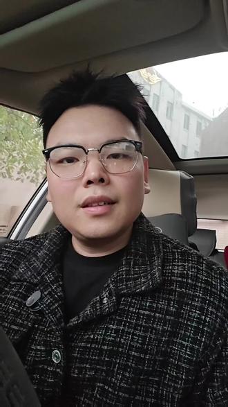 男人下半场太重要了
男人,真正的人生,从三十五岁开始!男人根本无需介意年龄,十年的学习,十年的历练,五年的沉淀,35岁正式扬帆出发。
男人拼的不是上半场,而拼的是下半场!褪去了20岁的年少轻狂,挺过了30岁的焦虑彷徨,35岁前见过山水,逃过江湖。这个时候的你,才是状态最佳的时候。拿出你的底气,重新出发!成长如诗,每一步都是风景。👨🎓🍃 #普通人成长日记