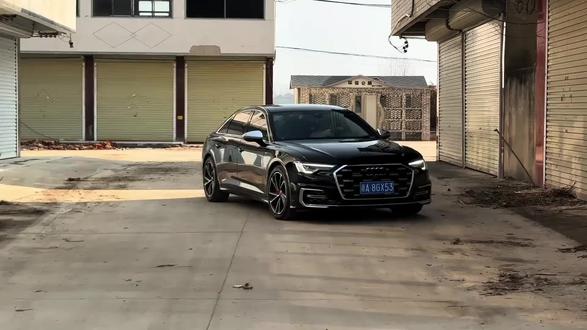 奥迪雾化喷嘴头 喷玻璃水时 让水分雾化从而达到更好的清理玻璃 还能节省玻璃水#汽车好物 #汽车用品 #奥迪 #车品