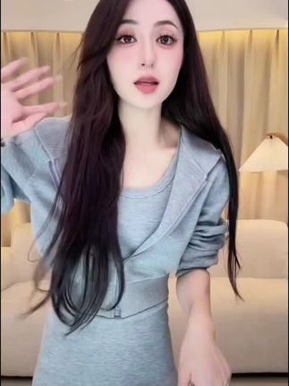 秋冬短款运动卫衣连帽外套休闲百搭灰色长款吊带连衣裙两件套装女 ##连衣裙 #新款连衣裙 #超仙连衣裙 #时尚连衣裙 #连衣裙穿搭