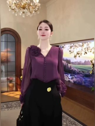 现货2025秋冬新款【Q24-C204】高级感小众减龄V领紫色时尚衬衫上衣#气质松弛感穿搭 #一月穿搭不重样 #温柔甜妹穿搭法则 #懒人必备穿搭 #高级感服饰穿搭 @DOU+小助手