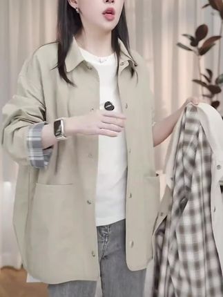 你要知道今年很多明星他穿这种风衣的话, 他都是穿的这种款, 我们给大家做的就是一个明星同款#今日穿搭 #慵懒风穿搭 #洋气减龄 #风衣 #外套穿搭