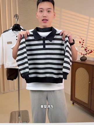 条纹的款式没人能拒绝的了吧,穿着实在是太舒服了,单穿洋气,内搭舒服,polo翻领更加帅气,随便搭配条裤子都好看!#条纹控 #儿童卫衣 #polo衫 #童装