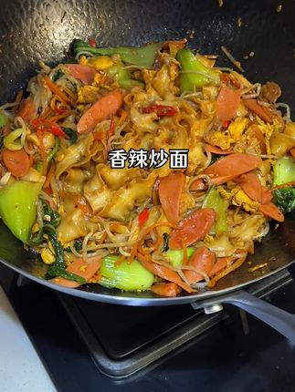学会这道鸡蛋火腿炒面,是可以直接出摊的程度❗️锅气十足,巨香❗️#炒面 #面条的神仙吃法 #美食 #抖音美食创作者 #懒人美食