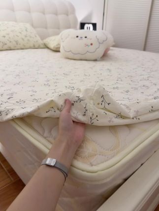 自从换上全包床笠后 再也不用每天整理床铺了~超喜欢!#床笠 #床笠三件套 #全包床笠 #家纺床上用品 #超便宜超划算