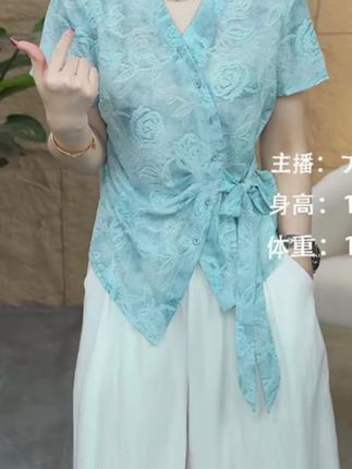 【歌莱图】2025夏季新款碎花显瘦时尚百搭收腰修身短袖T恤上衣#6666#高级感穿搭 #夏款上新 #夏季穿搭 #谁穿谁漂亮