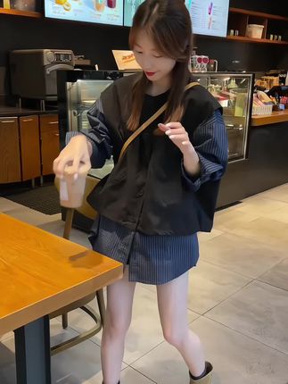 秋装套装女2025新款洋气百搭老钱风宽松假两件衬衫阔腿短裤两件套#休闲风穿搭 #今日穿搭