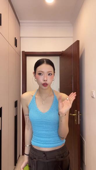 夏日辣妹感穿搭,主打一个辣和疏离感超级带劲的亮色系 #今天穿什么 #辣妹感穿搭 #每日穿搭 #夏日ootd #姐系风