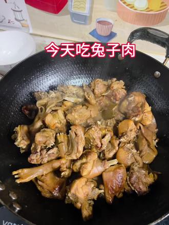 #好吃到停不下来 公婆都夸好吃的兔子肉,想到那句:兔兔那么可爱,怎么可以吃兔兔🐰#美食 #美食视频 #家常菜 #家常炖菜