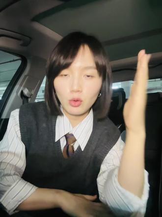 让ai当新年发型导演,看完结果我沉默了……
#内容太过真实 #发型分享 #Ai换发型 #不就反差吗这题我熟 #新年礼物