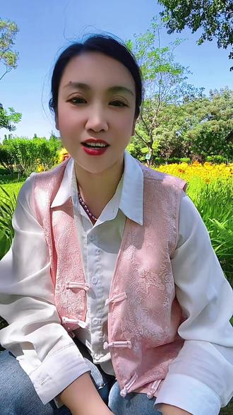 祝福天下的母亲开心快乐,万事如意! #母亲节 #黄霄雲魔笛高音挑战 #黄霄雲现场清唱星辰大海 #抖音玩法合伙人计划 #情绪音乐玩法新风向