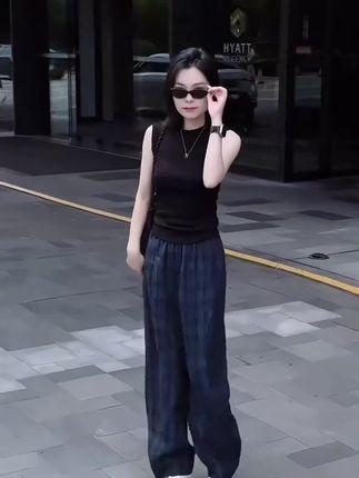 时尚套装直筒格纹休闲阔腿裤显瘦夏季无袖针织上衣网红法式两件套#穿搭#品质女装 #穿出高级感#休闲减龄穿搭 #通勤搭配